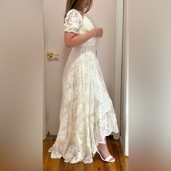 Gorgeous Lace Boho Wedding Dress NWT - Picture 3 of 13